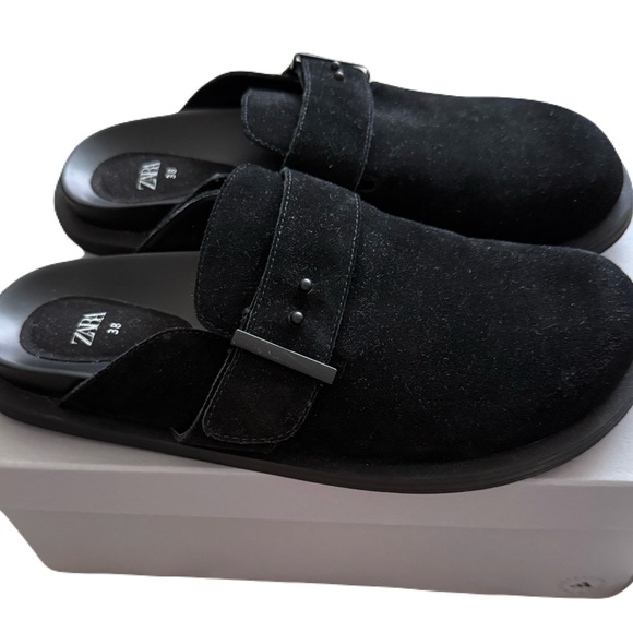 Zara Shoes - Zara woman’s Black Slip-On Loafers